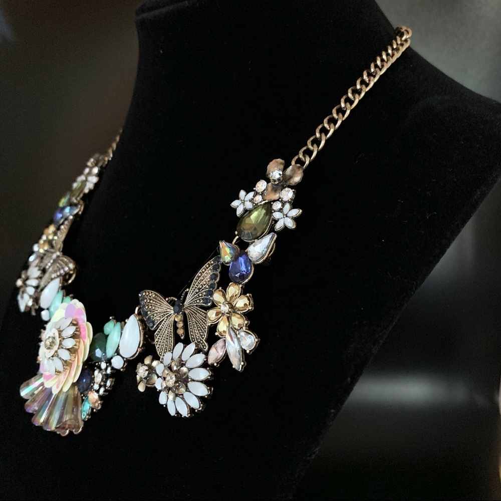 Flower Butterfly Necklace - Picture 3 of 10